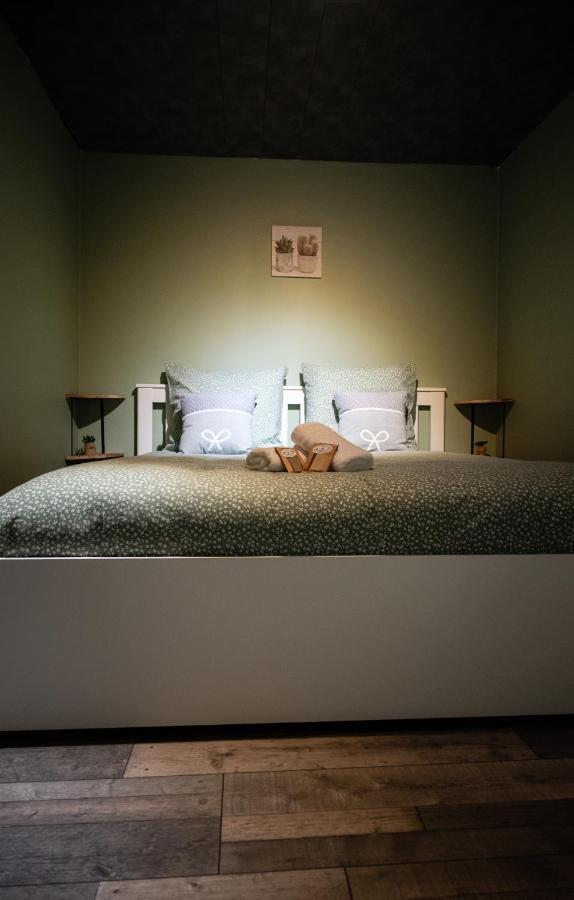 O Cocoon De Mya Villa Gedinne ภายนอก รูปภาพ